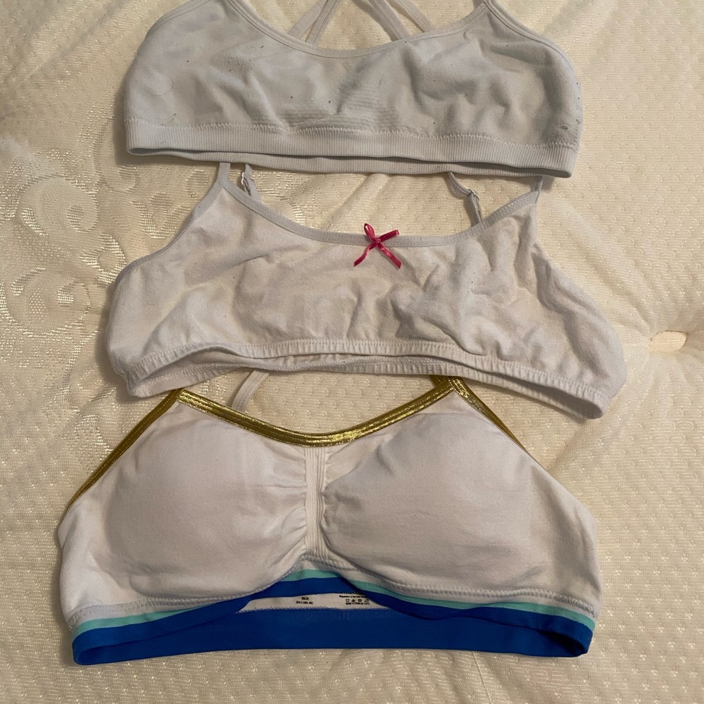 Girls bras (3)